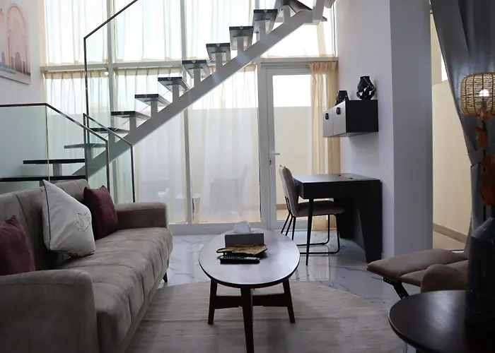 Aurora Your 2Br Duplex Transit Apartment In Masdar City